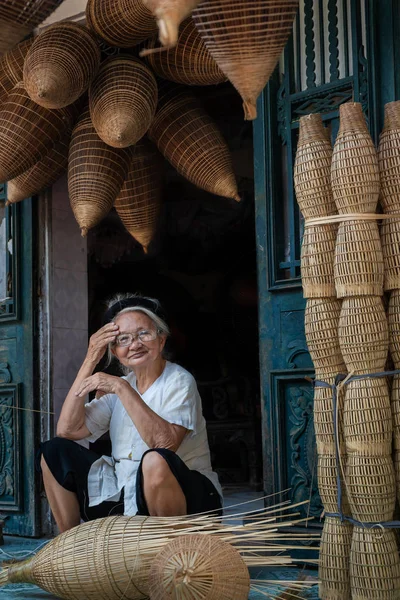 Hung Yen Vietnam August 2019 Vietnamesische Kunsthandwerkerin Die Alten Traditionellen — Stockfoto