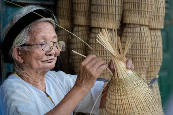 Hung Yen Vietnam August 2019 Vietnamesische Kunsthandwerkerin Die Alten Traditionellen — Stockfoto