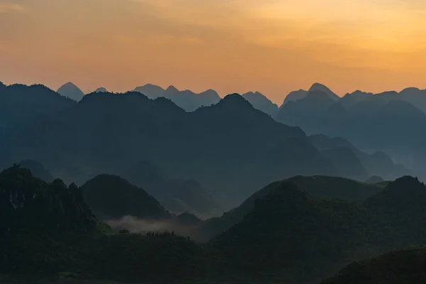 Schöne Landschaft Mit Reisfeldern Von Feenbusen Oder Zwillingsbergen Nui Doi — Stockfoto