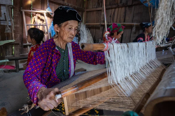 Giang Vietnam August 2019 Hmong Frauen Und Das Weben Von — Stockfoto