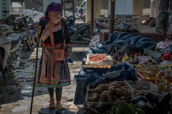 Bac Vietnam August 2019 Hmong Frauen Minderheit Sind Bunt Kostümiert — Stockfoto