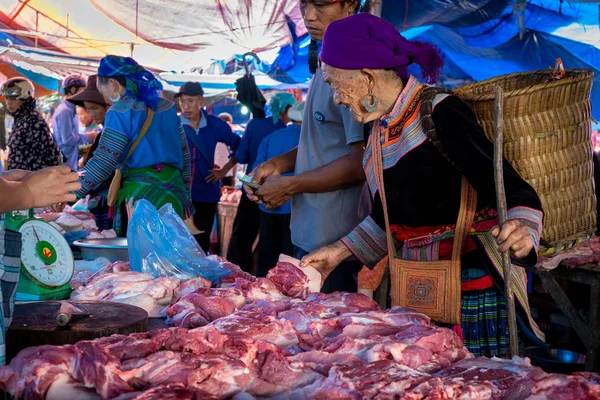Bac Vietnam Augustus 2019 Hmong Vrouwen Minderheids Mensen Zijn Kleurrijk — Stockfoto