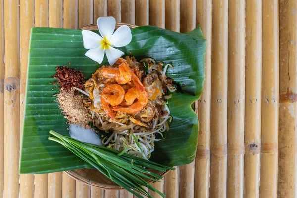 Pad Thai Delicious Wokad Med Ägg Och Räkor Populär Nudelmat — Stockfoto