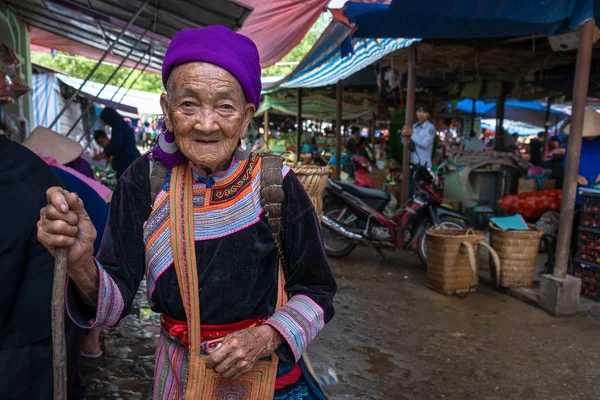 Bac Vietnam August 2019 Hmong Frauen Minderheit Sind Bunt Kostümiert — Stockfoto