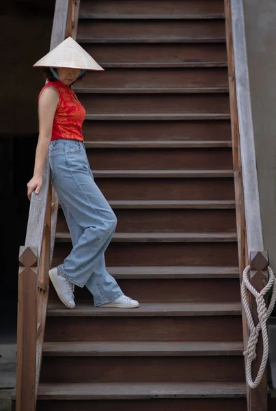 Asian Woman Standing Old Wooden Stair Travel Visiting Ancient Building — Stock Photo, Image