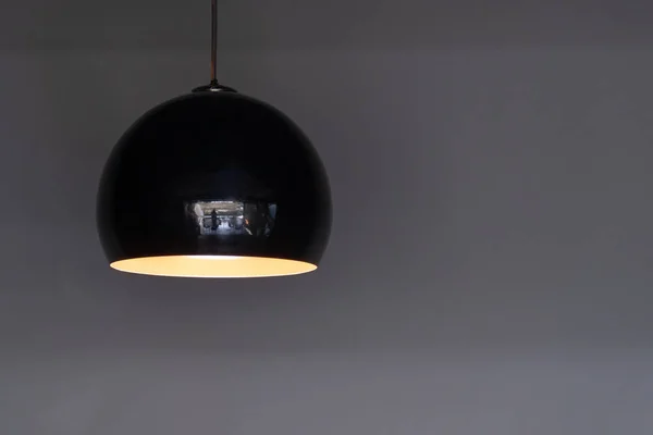 Top Siyah Işık Lambaları Tavan Asılı Ampul Dekorasyon Modern Tasarım — Stok fotoğraf