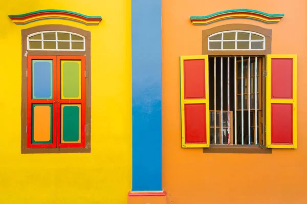 Colorful Wooden Window Colonial Style Architecture Building Little India Singapore — Stock Photo, Image
