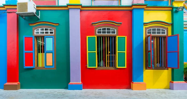 Colorida Ventana Madera Edificio Arquitectura Estilo Colonial Little India Ciudad — Foto de Stock