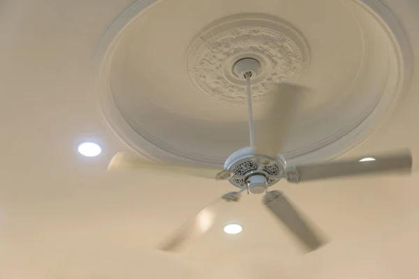 Modern White Matal Ceiling Fan Vintage Style Decoration — ストック写真