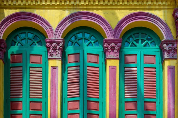 Fenêtre Bois Colorée Bâtiment Architectural Style Colonial Dans Petite Inde — Photo