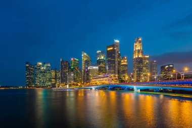 Güzel Merlion Singapur 'un merkezindeki Marina Bay Kumarhanesi Oteli' nin en önemli turistik yerlerinden biridir.