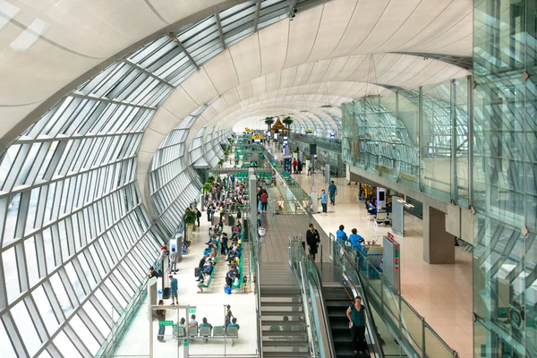 Bangkok Tailândia Julho 2018 Partida Passageiros Aeroporto Suvarnabhumi Tailândia Uma — Fotografia de Stock