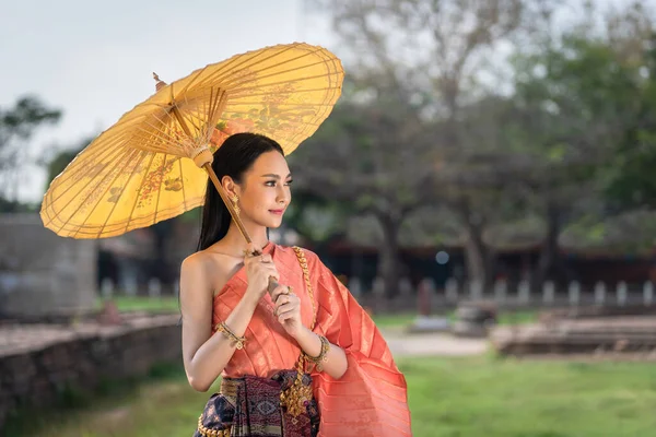 Asian Women Yellow Paper Umbrella Pretty Girl Wearing Thai Traditional — Stock Photo, Image