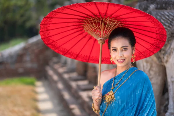 Asian Women Red Paper Umbrella Pretty Girl Wearing Thai Traditional — Stock Photo, Image