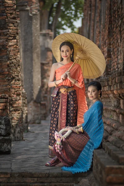 Asian Thai Women Umbrella Pretty Girl Wearing Thai Traditional Dress — Stock Photo, Image