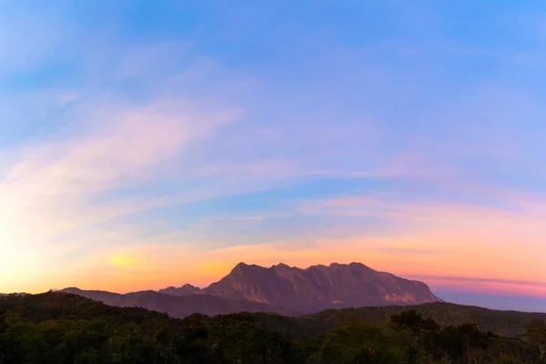 ดอยหลวง ยงดาว เขาในจ งหว ดเช ยงใหม ประเทศไทย นเป เขาท งเป — ภาพถ่ายสต็อก