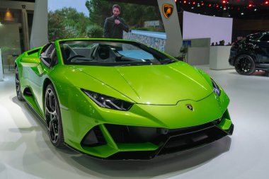 Bangkok, Tayland - 28 Kasım 2019: Lamborgini Huracan süperotomobili, Impact Exhibition Center, Muang Thong Thani, Tayland