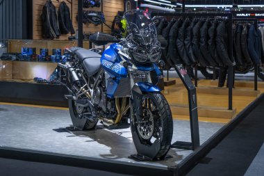 Bangkok, Tayland - 28 Kasım 2019: Triumph Tiger Touring klasik motosiklet sergisi 36. Otomobil Fuarı 2019, Tayland
