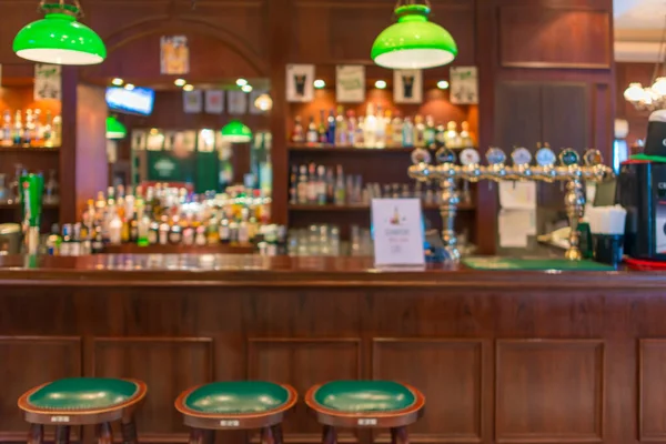 Row Wooden Stools Front Green Counter Bar Pub Restuarant Drinking — Stock Photo, Image