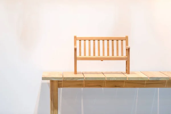 Modèle Simulateur Chaise Bois Sur Intérieur Table Pour Immeuble Bureaux — Photo