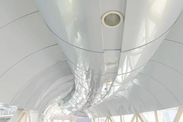 Lámpara Techo Metal Bombillas Con Arquitectura Blanca Arco Decoración Forma — Foto de Stock