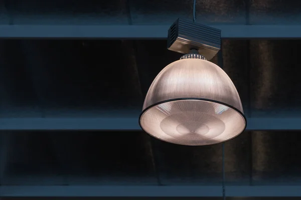 Modern Tavan Lambaları Ampuller Ofis Binası Için Ters Çevrilmiş Çan — Stok fotoğraf