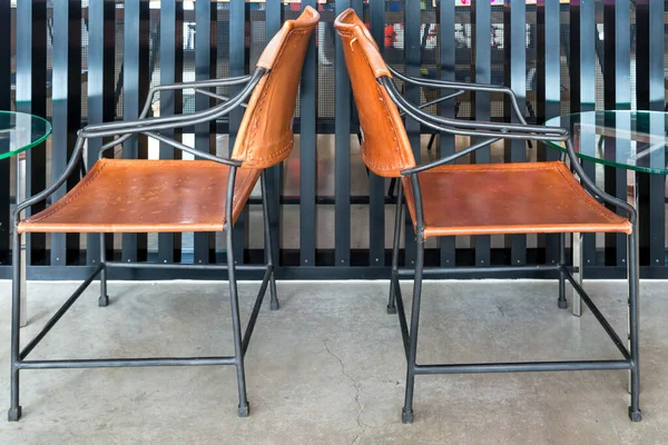 Chaise Moderne Cuir Véritable Avec Structures Acier Noir Style Rétro — Photo