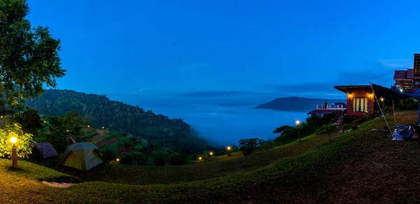 Prachtig Landschap Van Berg Mistige Ochtend Zonsopgang Reisbestemming Beroemde Plaats — Stockfoto