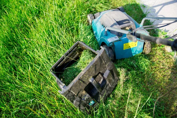 Step Step Step Instructions How Mow Grass Makita Electric Lawn — Stock Photo, Image