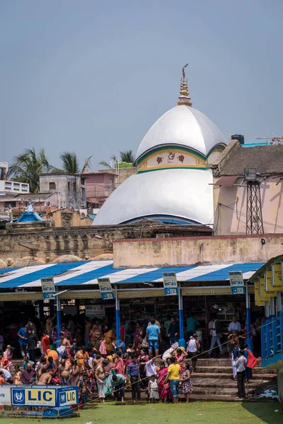 Tarakeswar, Hindistan – 21 Nisan 2019; Baba Taraknath Tapınağı, Tanrı Şiva'ya adanmış bir Hindu tapınağıdır. Tarakeswar, Batı Bengal, Hindistan kasabasında yerinde yer almaktadır. Dahili 1729.