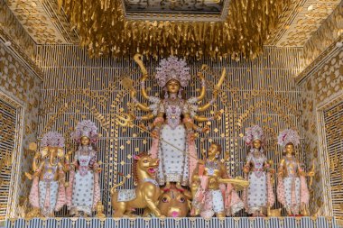 Durga Puja (Durgotsava olarak da bilinir), Hindistan 'ın Hint yarımadasında her yıl düzenlenen ve tanrıça Durga' ya saygı duyan bir Hint festivali..
