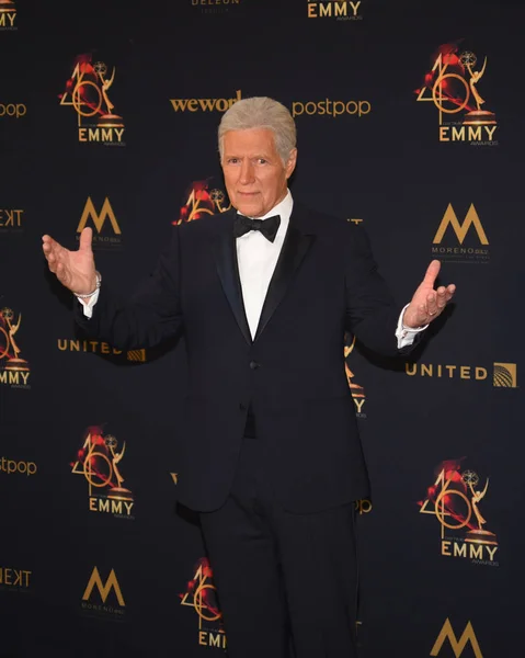 Alex Trebek 2019 Daytime Emmy Ödülleri Katılıyor Fotoğraf Michael Mattes — Stok fotoğraf