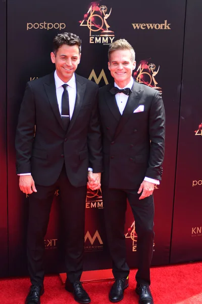 Greg Rikaart Och Robert Sudduth Deltar 2019 Års Emmy Awards — Stockfoto