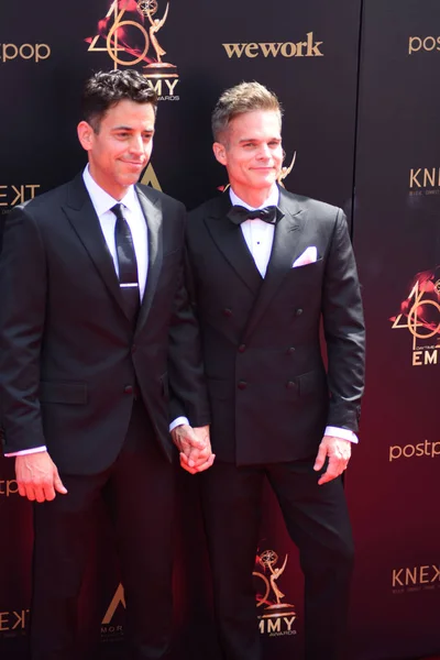 Greg Rikaart Och Robert Sudduth Deltar 2019 Års Emmy Awards — Stockfoto