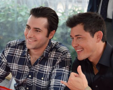 Freddie Smith ve Christopher Sean Friel, Hayatımızın Günleri adlı özel bir hayran etkinliğine katılıyor. Fotoğraf: Michael Mattes / michaelmattes.com