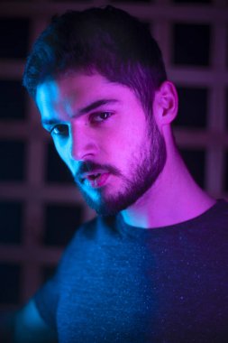 bir adamın portresi, renkli Aydınlatma