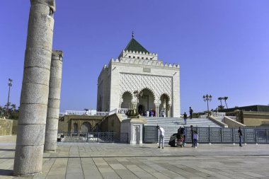 V. Muhammed Türbesi, Fas'ın Rabat kentinde ki Yacoub al-Mansour esplanade'de Hasan Kulesi'nin karşı tarafında yer alan tarihi bir yapıdır. Sanatsal resim. Güzellik dünyası.