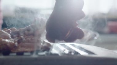 ızgara et hazırlamak yakın 