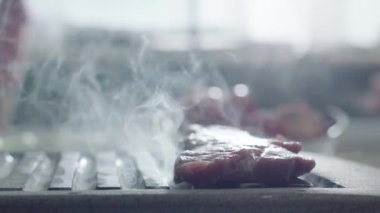 ızgara et hazırlamak yakın 