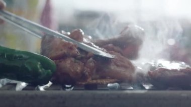 ızgara et hazırlamak yakın 