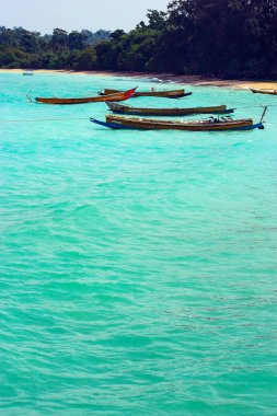 Hint balıkçı tekneleri Havelock Adası, Andaman ve Nicobar Adaları kıyılarına demirledi