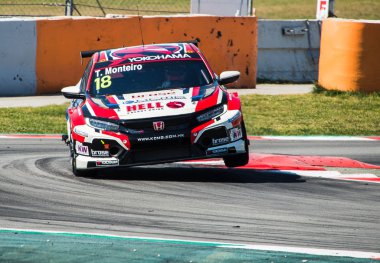 Barcelona, Ispanya-Mart 28, 2019: T. Monteiro sırasında Wtcr test günlerinde de Barcelona Catalunya Circuit. 