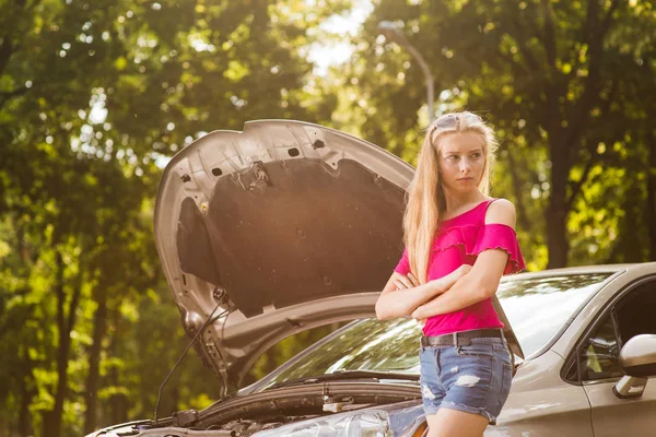 Attractive Young Female Broken Car Open Hood — Stock Photo, Image