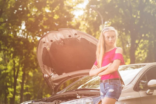 Sad and angry girl have road adventure — Stock Photo, Image
