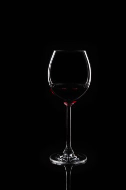 Kadehinin studio koyu izole arka plan, silüeti