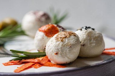 Taze Arapça peynir makro biberiye, çörek otu, Kalindzhi, Sumy, Garam Masala