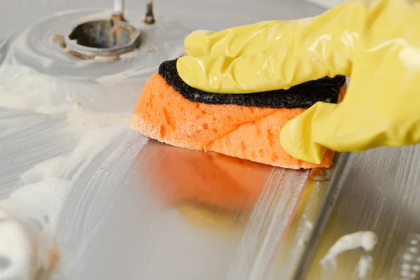 Primer Plano Mano Guante Amarillo Limpieza Cocina Gas Cocina Eliminación — Foto de Stock