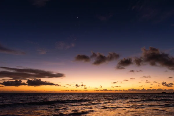 Beautiful setting sun, night sky at Seychelles — Stock Photo, Image