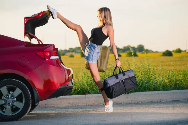 Sexy Young Woman Raise Leg Close Vehicle Back She Took — Stock Photo, Image