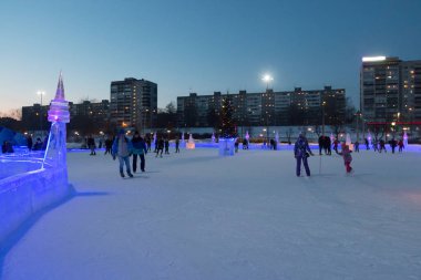 Perm, Rusya Federasyonu - 12 Şubat 2018: Genel buz pateni Buz şehirde akşam saatlerinde FIFA 2018 Dünya Rusya için işaretlenmiş